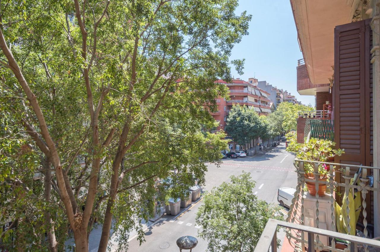 Spacious 3 Bed Apt In The Heart Of Sant Antoni Barcelona Exterior photo