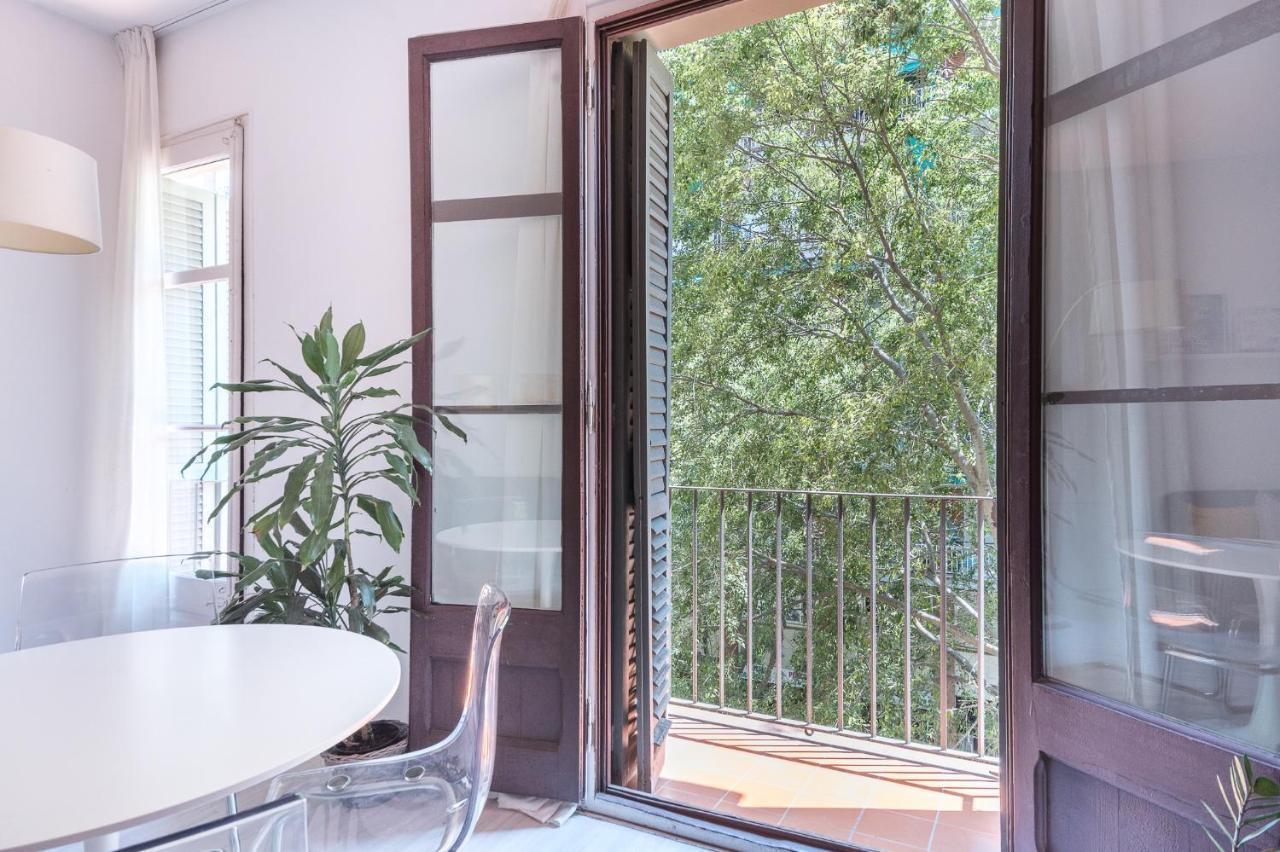 Spacious 3 Bed Apt In The Heart Of Sant Antoni Barcelona Exterior photo